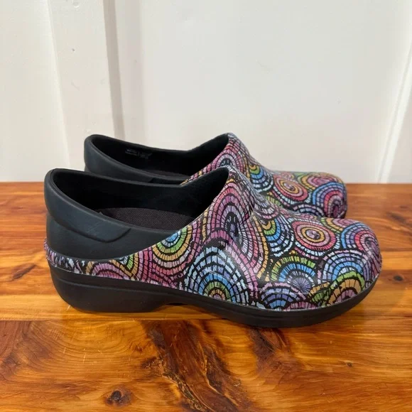 CROCS Neria Pro II Graphic Print Slip-On Work Nurse Clog - Picture 2 of 7